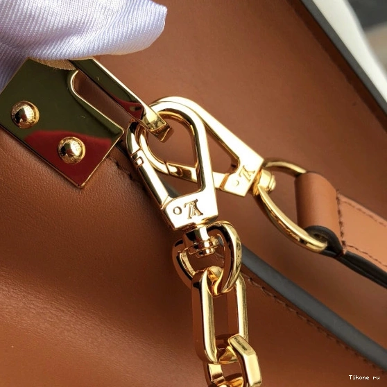 Cheap Vuitton MM（2019 Louis Spring Show） Dauphine 0710